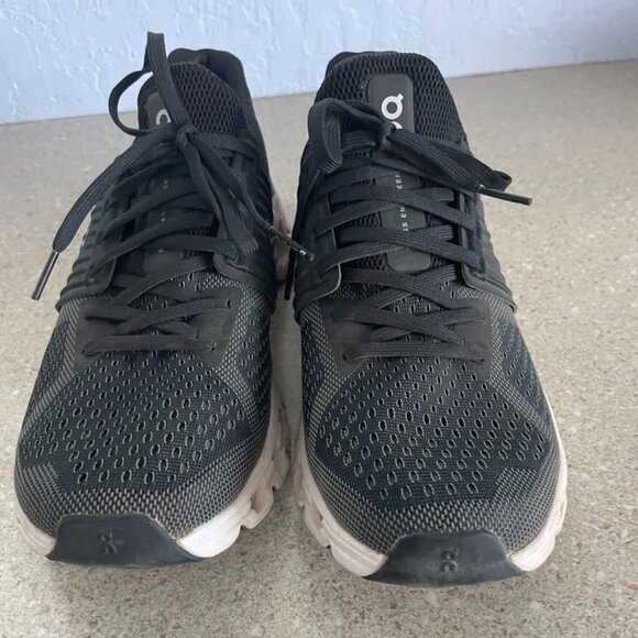 On Cloud Women's Size 9 Black Running Shoes Worn Only Twice - Picture 2 of 6